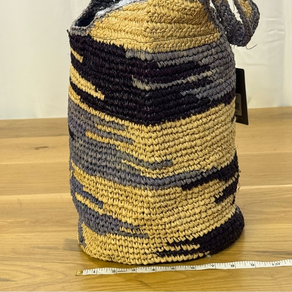 Tommy Bahama Hobo woven bag neutral, dark blue, light grey Large travel tote NWT - Picture 4 of 6